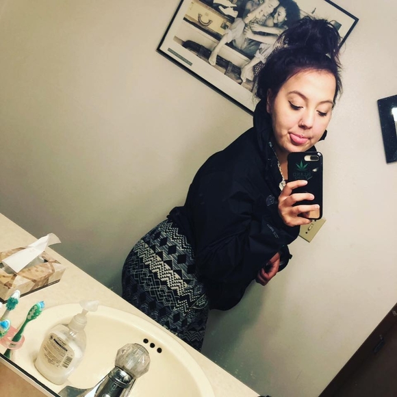 Meet your Posher, Katiee - Picture 1 of 1